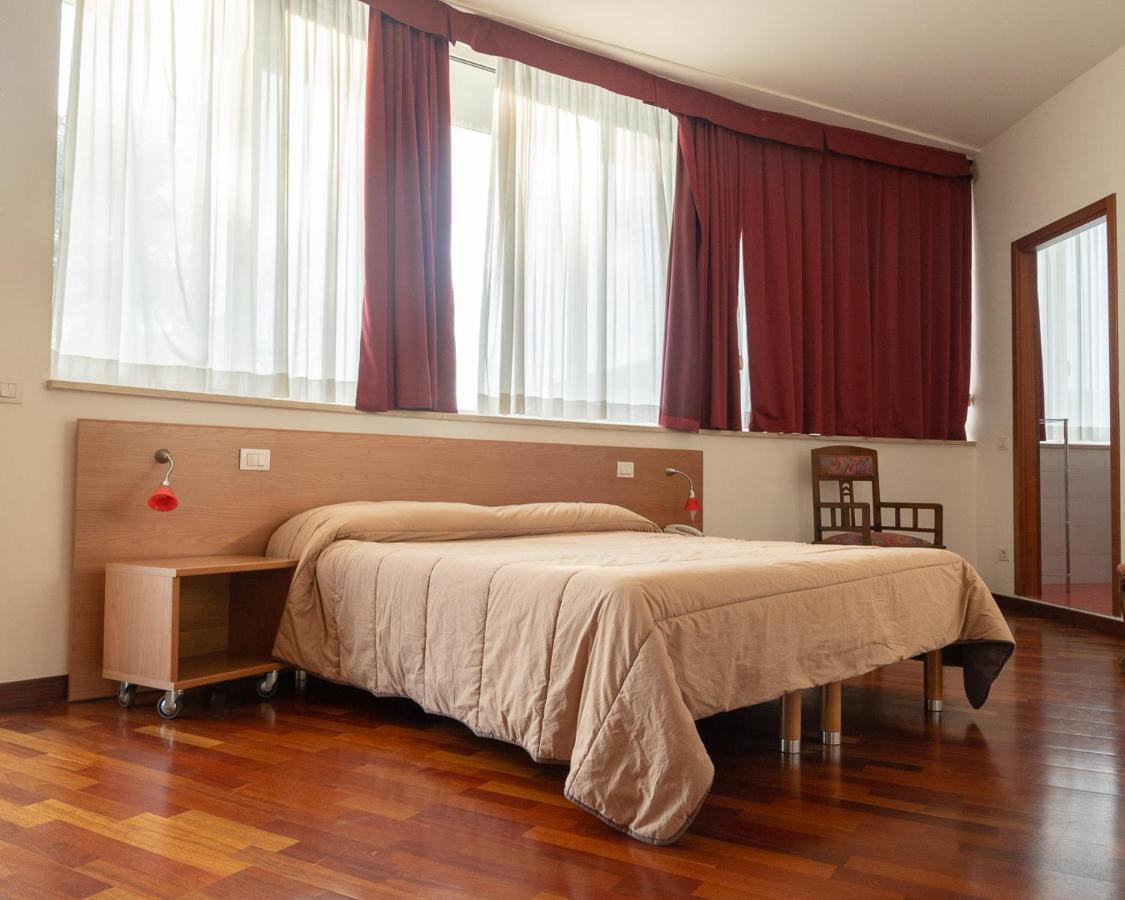 Hotel All'Oasi Паезе Экстерьер фото