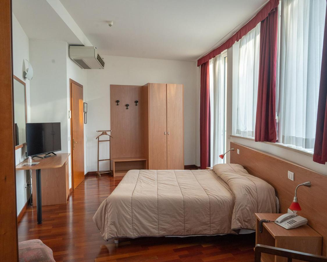 Hotel All'Oasi Паезе Экстерьер фото